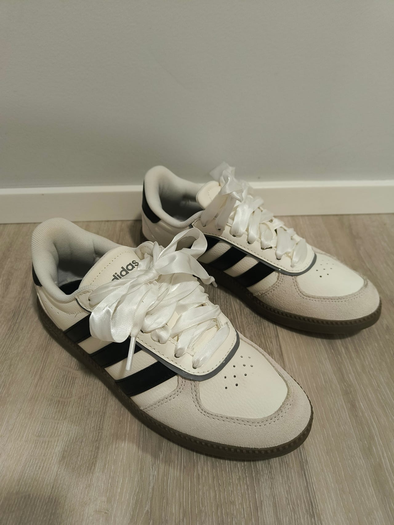 Adidas tennarit, koko 37