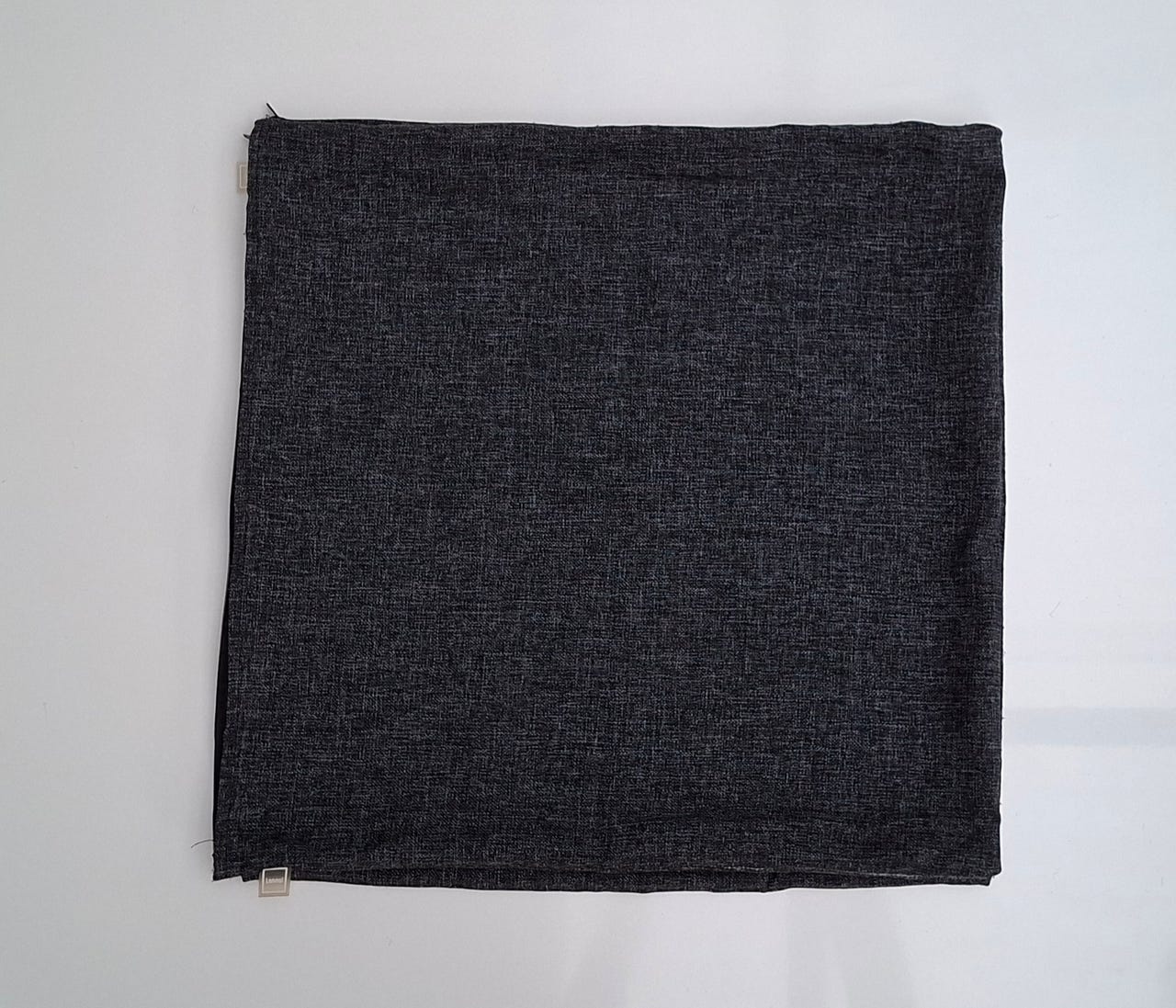 2 kpl Lennol-koristetyynynpäällisiä 47 × 48 cm – tummanharmaat