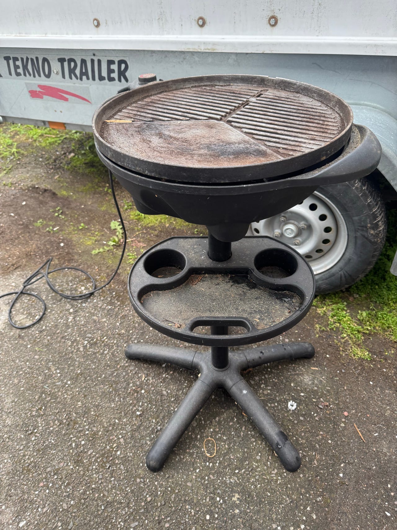 sähkögilli jalustalla ovh (129€)