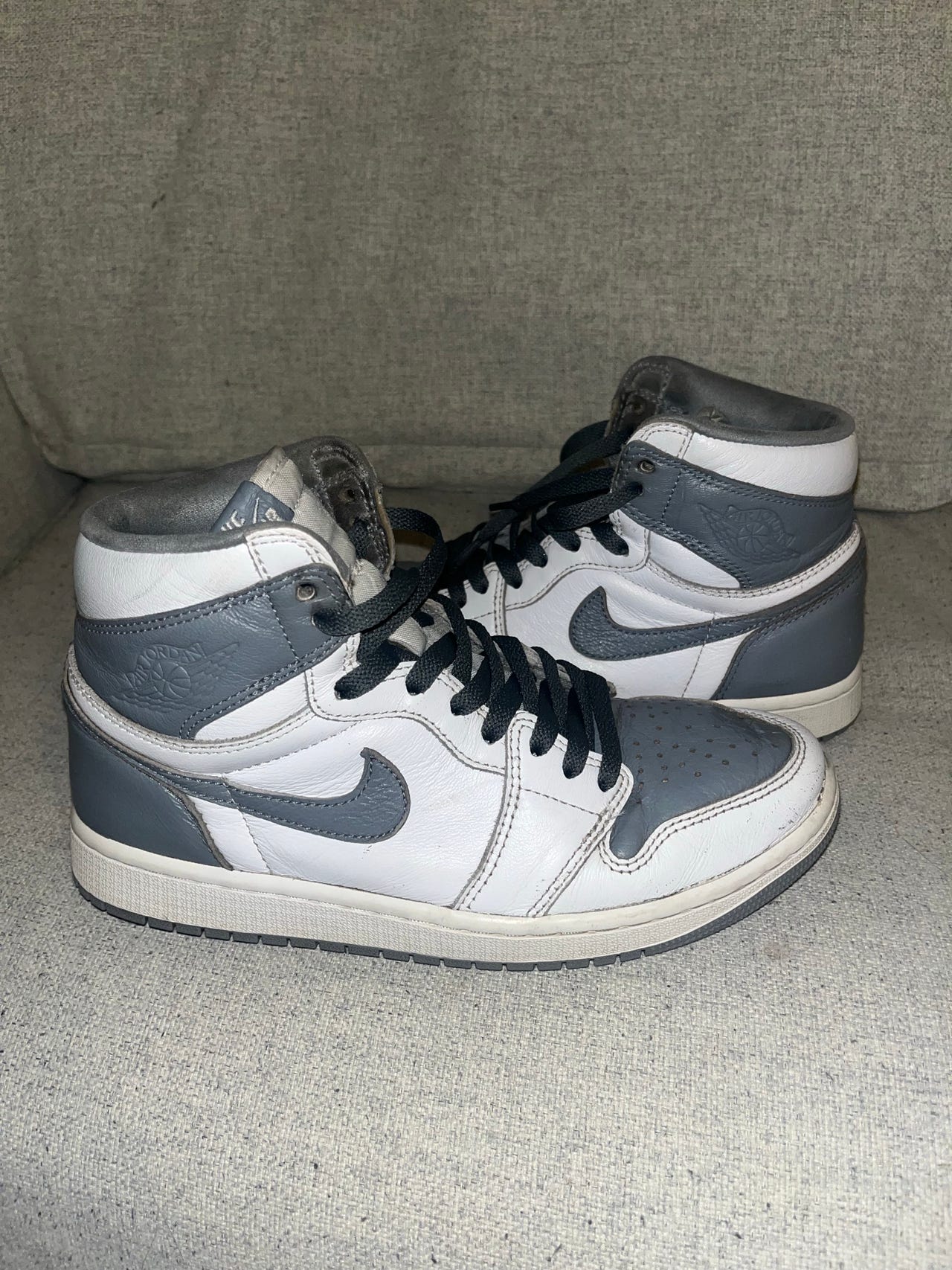 Jordan 1 Retro High OG Stealth