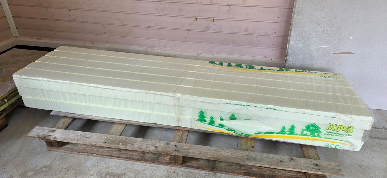 3 Kpl käyttämättömiä FINNFOAM FI-400 URA 100MM eristyslevyjä