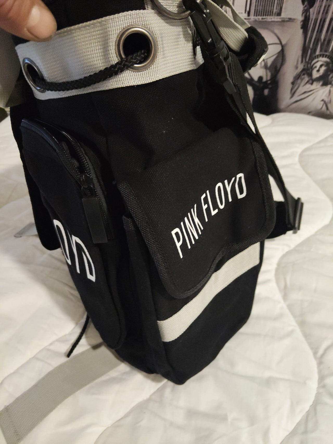 Pink Floyd Dark side of the moon reppu, olkalaukku
