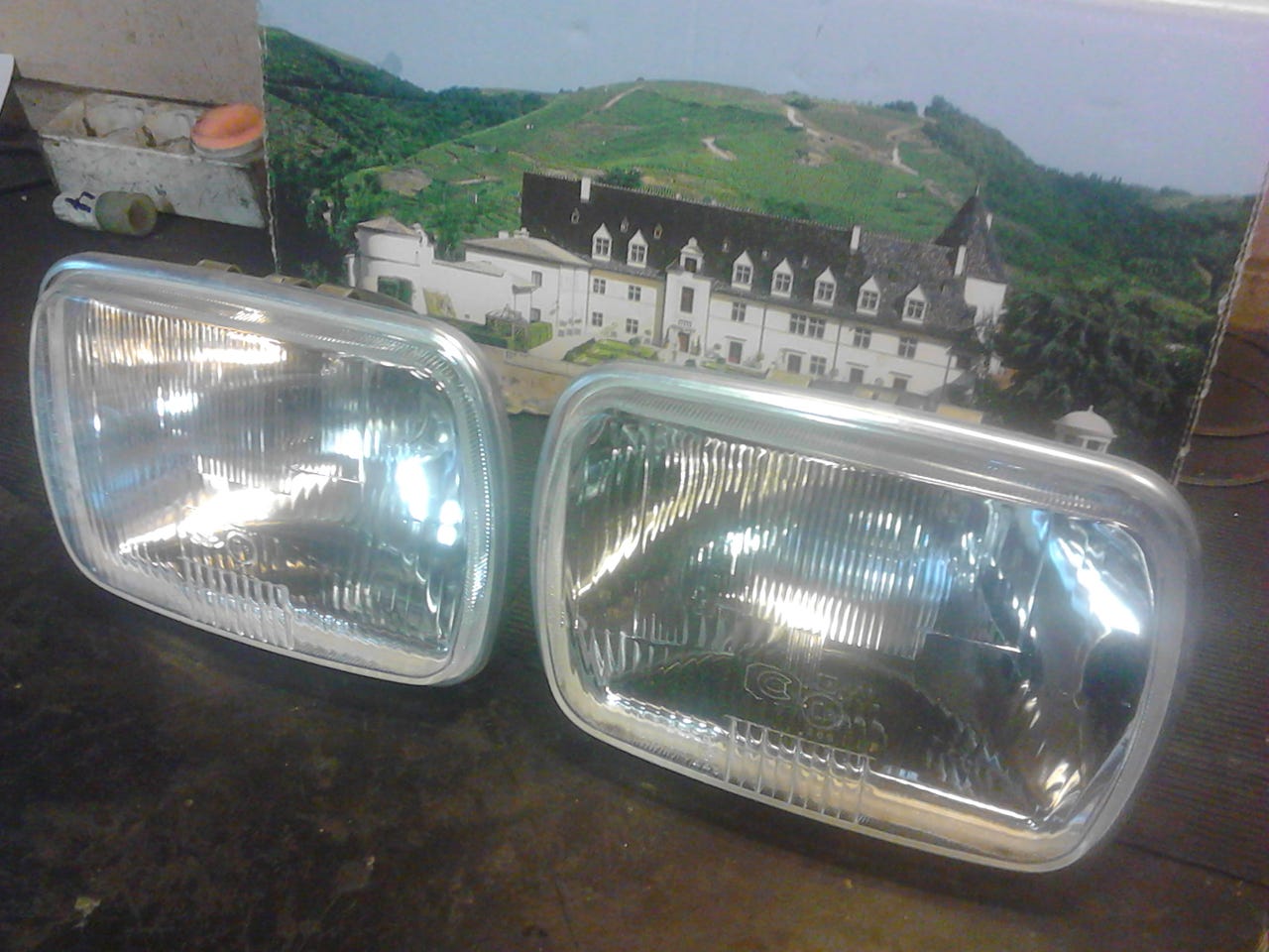 Citroen 2CV6 kantikkaat valoumpiot 2 kpl peltipotalle