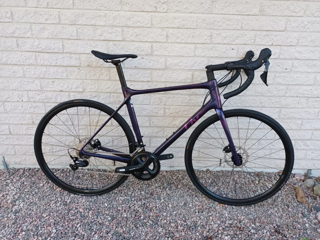 Liv advanced 2 carbon
