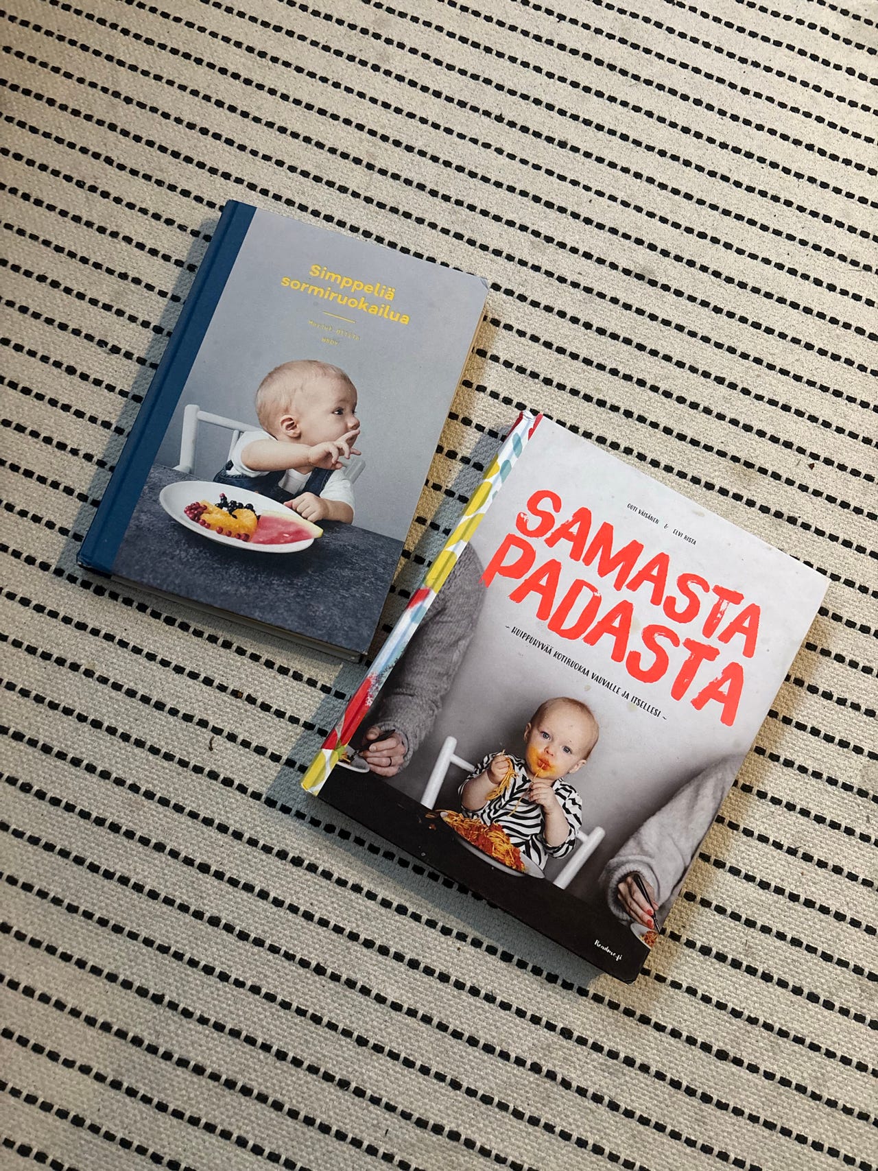 Samasta padasta ja Simppeliä sormiruokailua -lastenruokakirjat 2