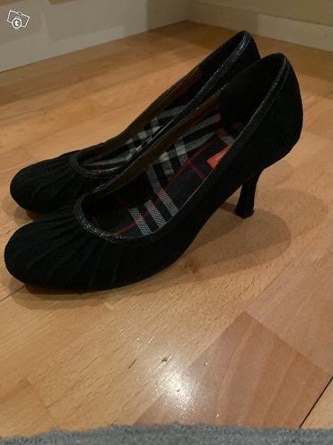 Mokkapintaiset korkokengät kokoa 39
