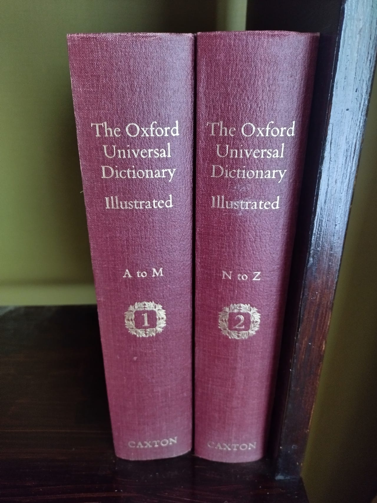 The Oxford Universal Dictionary Illustrated -sanakirjasarja 2 osa