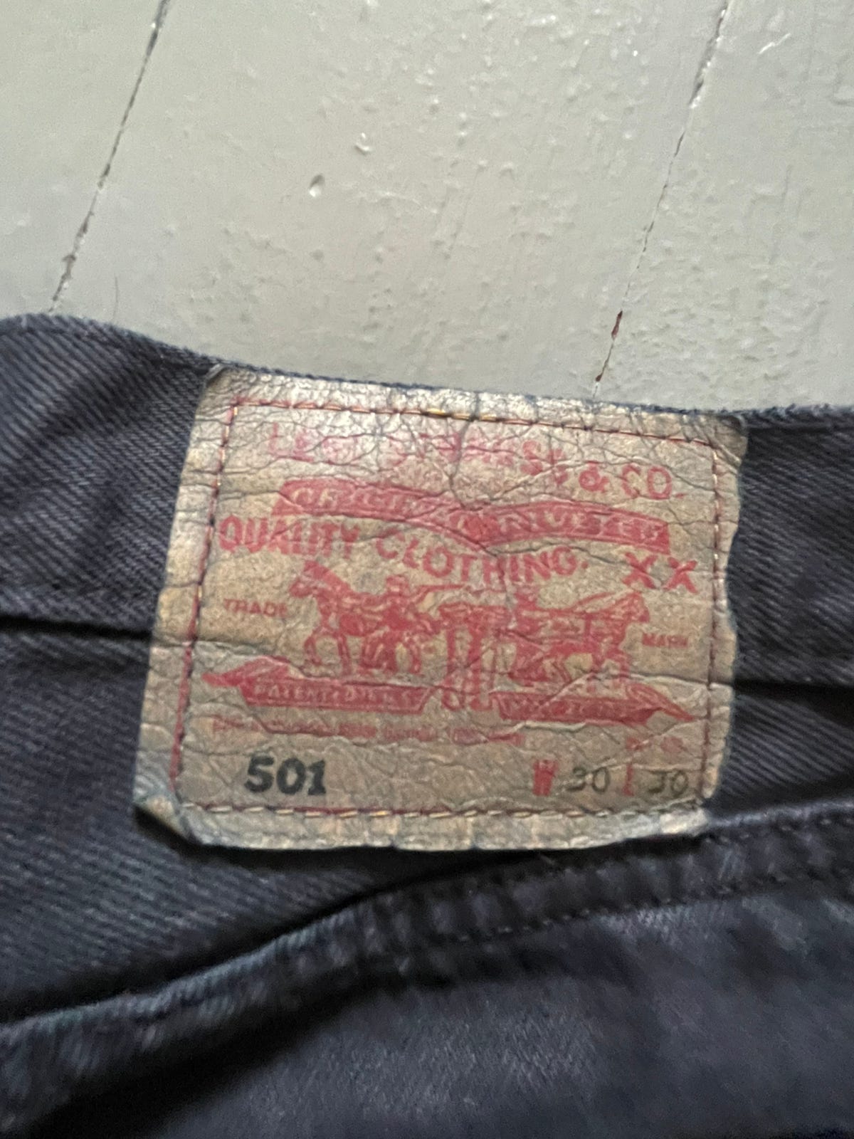 Levis 501 tummansiniset farkut