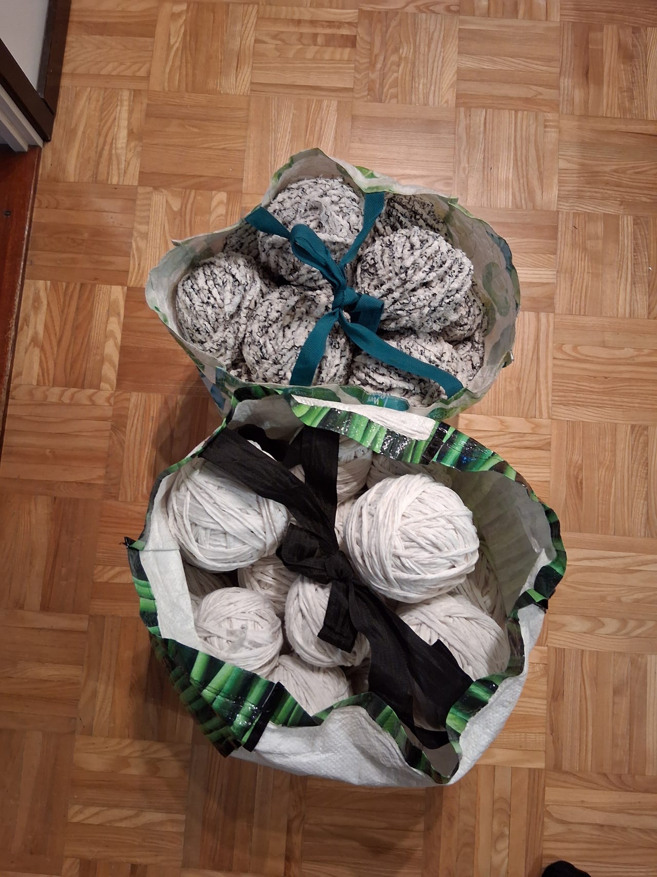 Matonkuteita kaksi kassia.Kassin paino 5 kiloa. Myydään 20 e kassi.