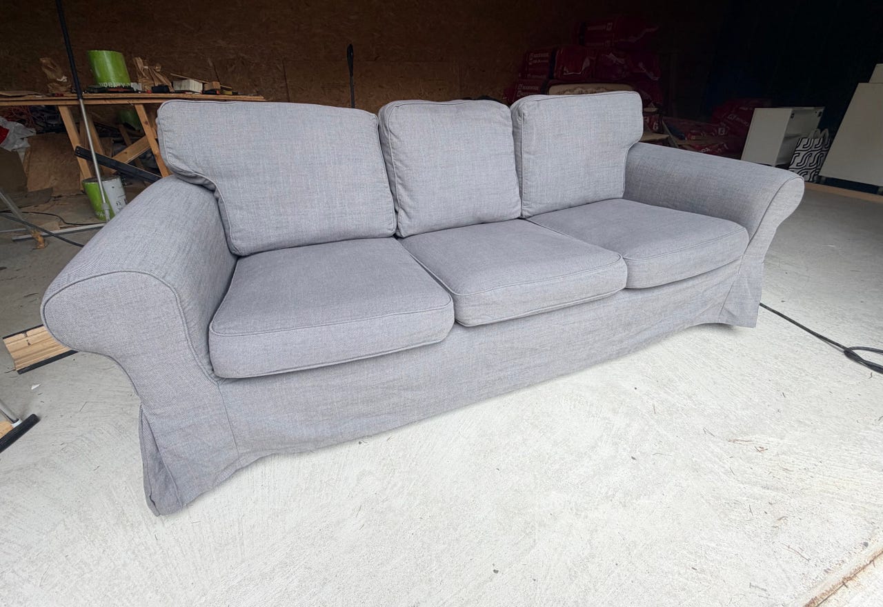 Ikea Ektorp harmaa 3 istuttava sohva kuljetuksella