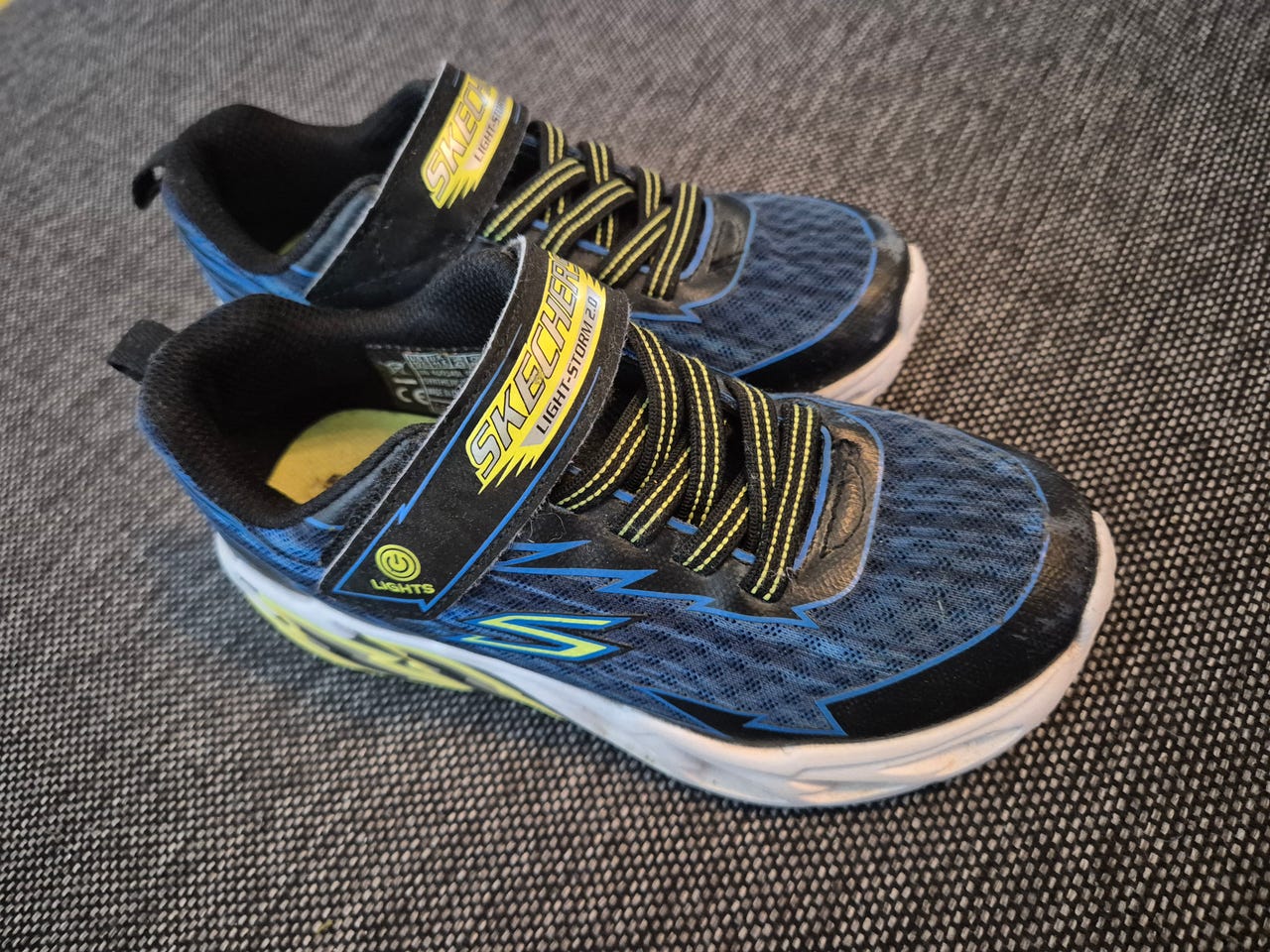 Skechers vilkkulenkkarit 29