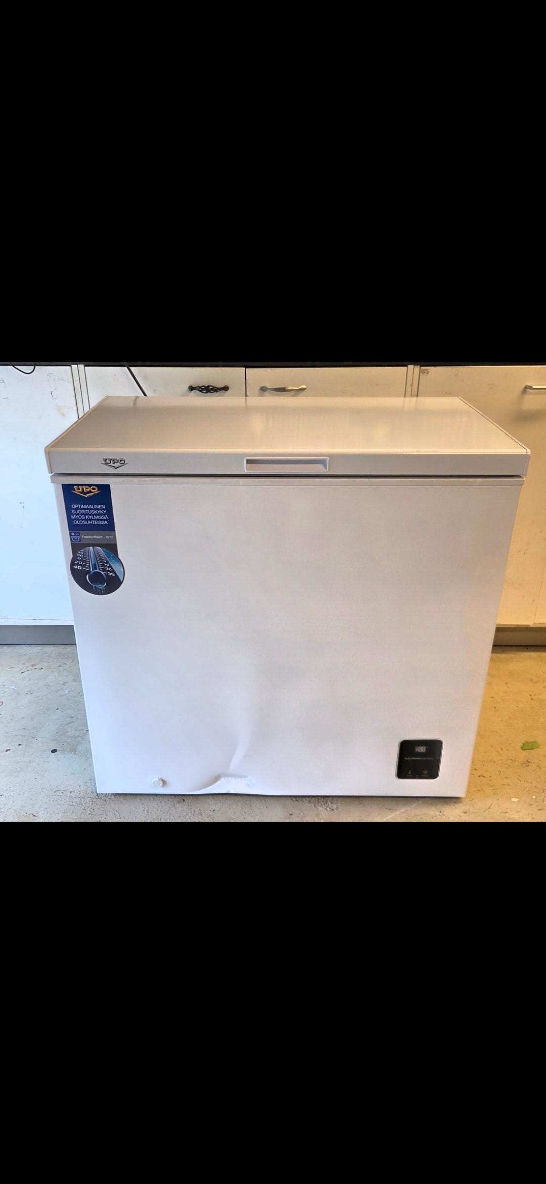 UPO arkkupakastin UCF200E
