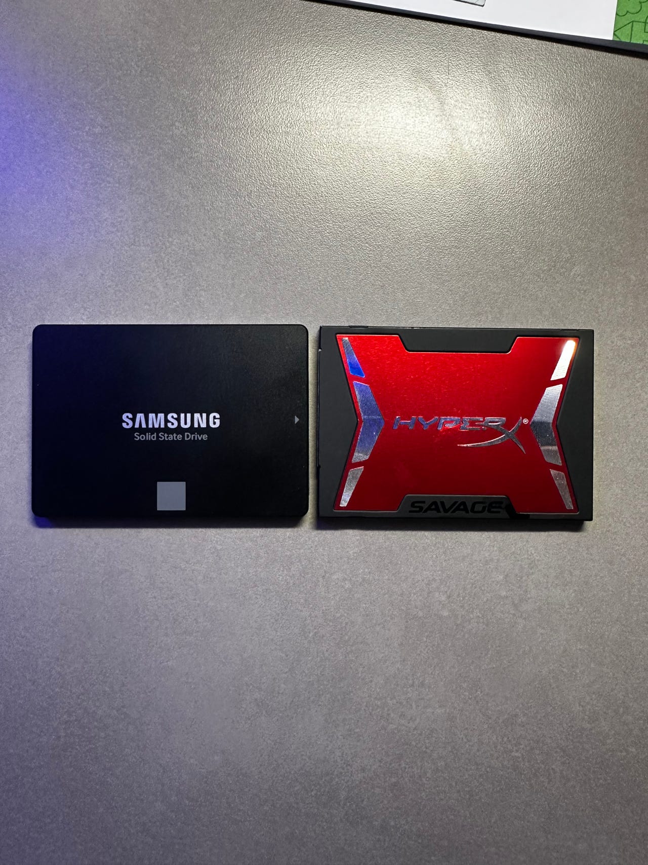 Kaksi 500GB SSDtä