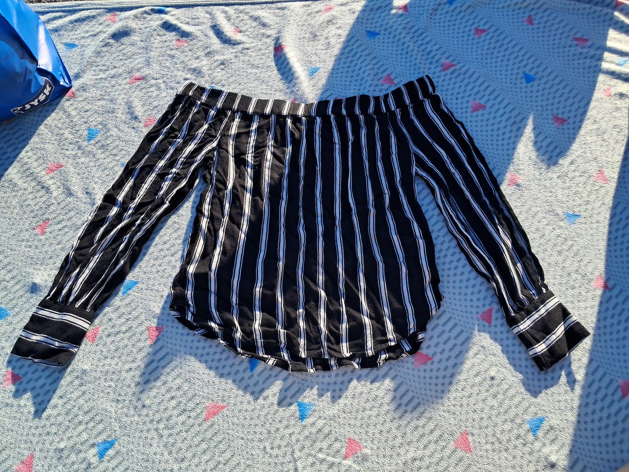 Off-shoulder-paita