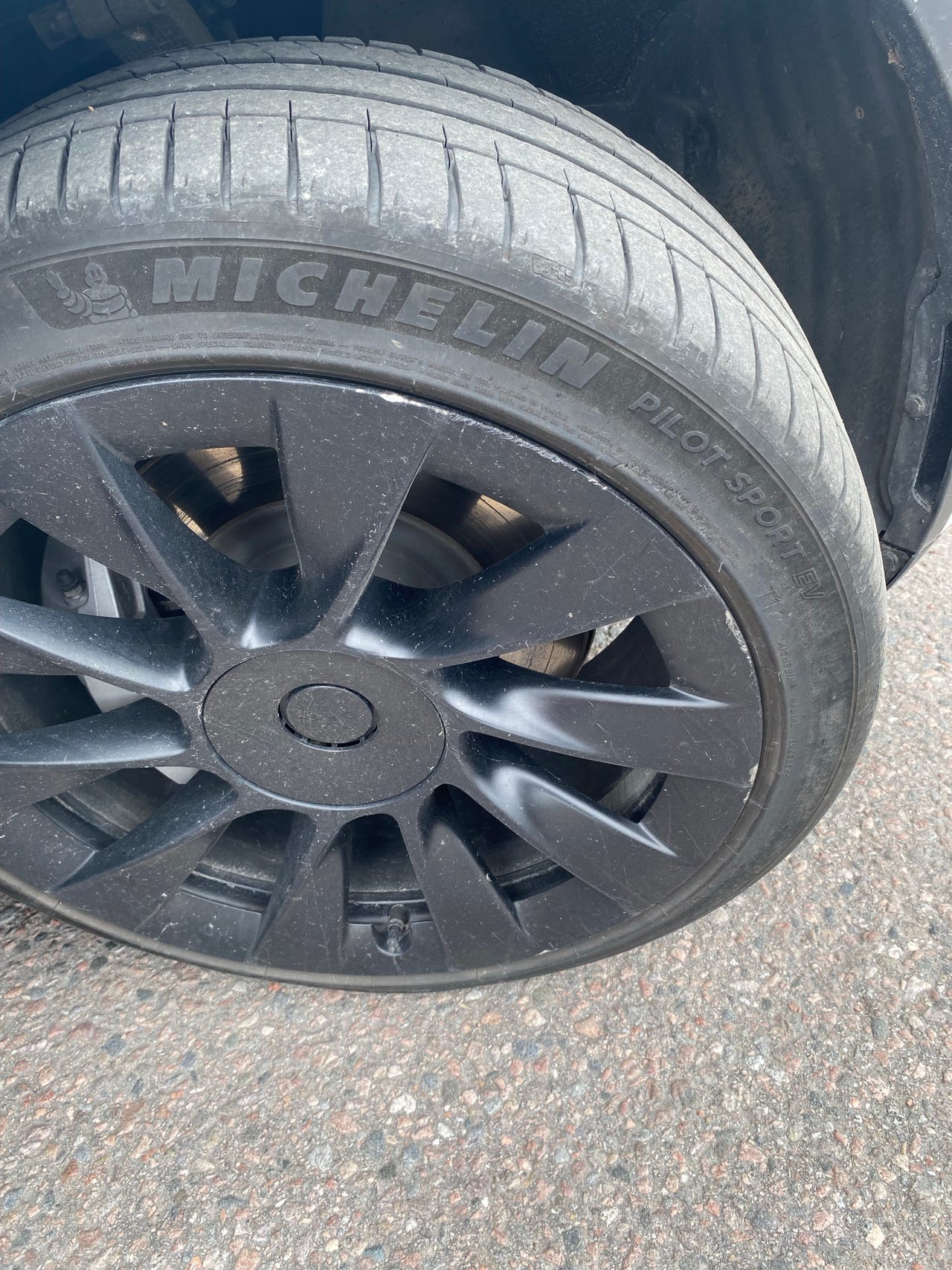 TESLA Y RENKAAT 4X VANTEILLA