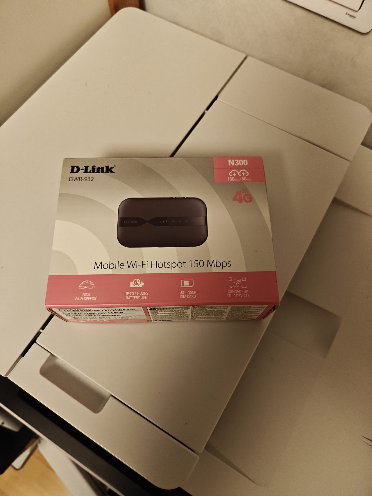 D-Link DWR-932 4G Mobile WiFi Hotspot reititin