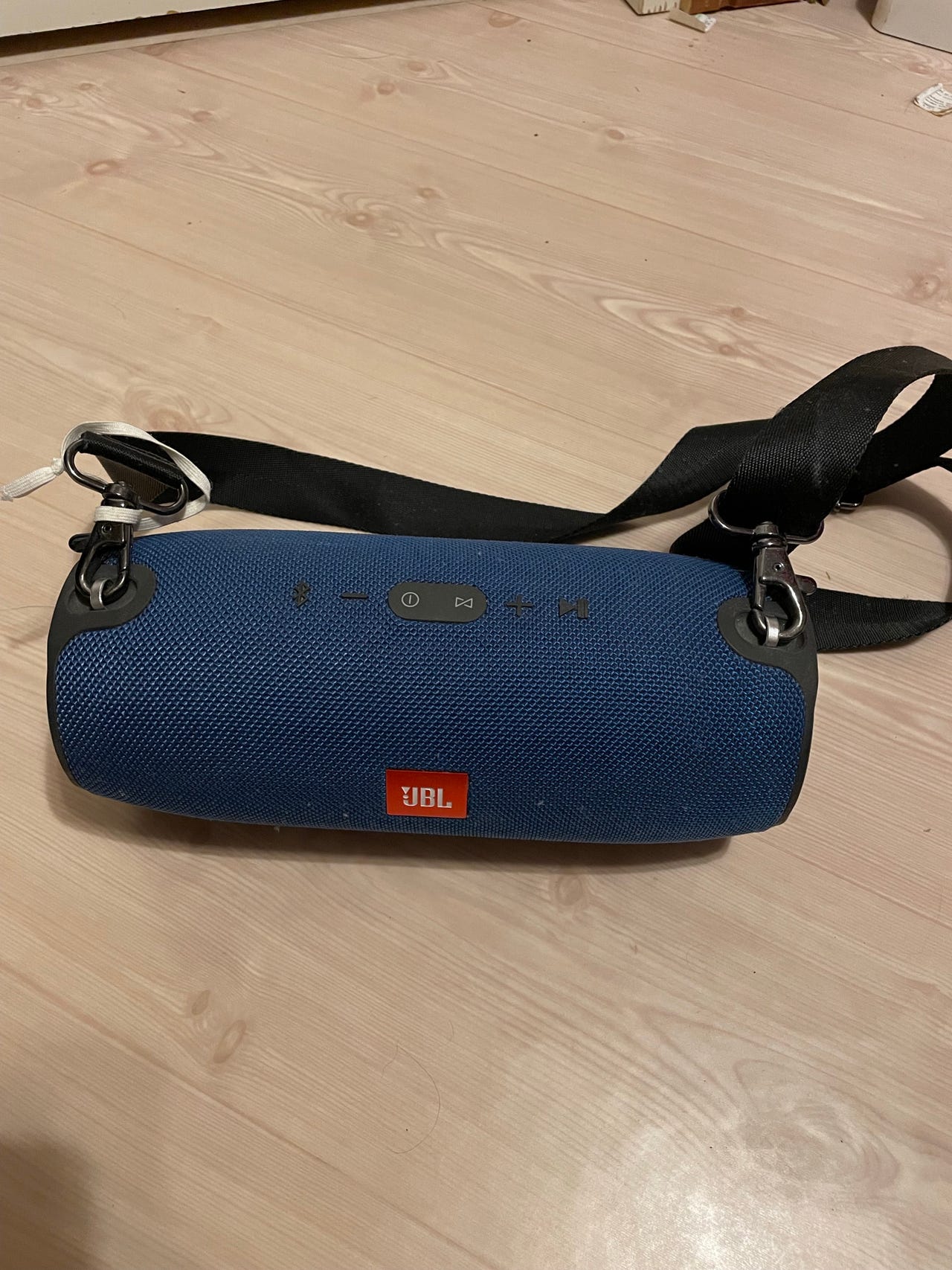 JBL xtreme bluetooth kaiutin
