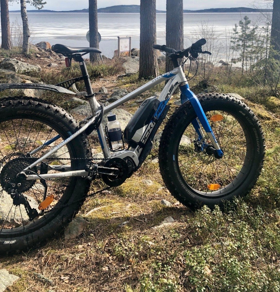 Rock Machine Avalanche e50 Suomi Edition sähköavusteinen Fatbike