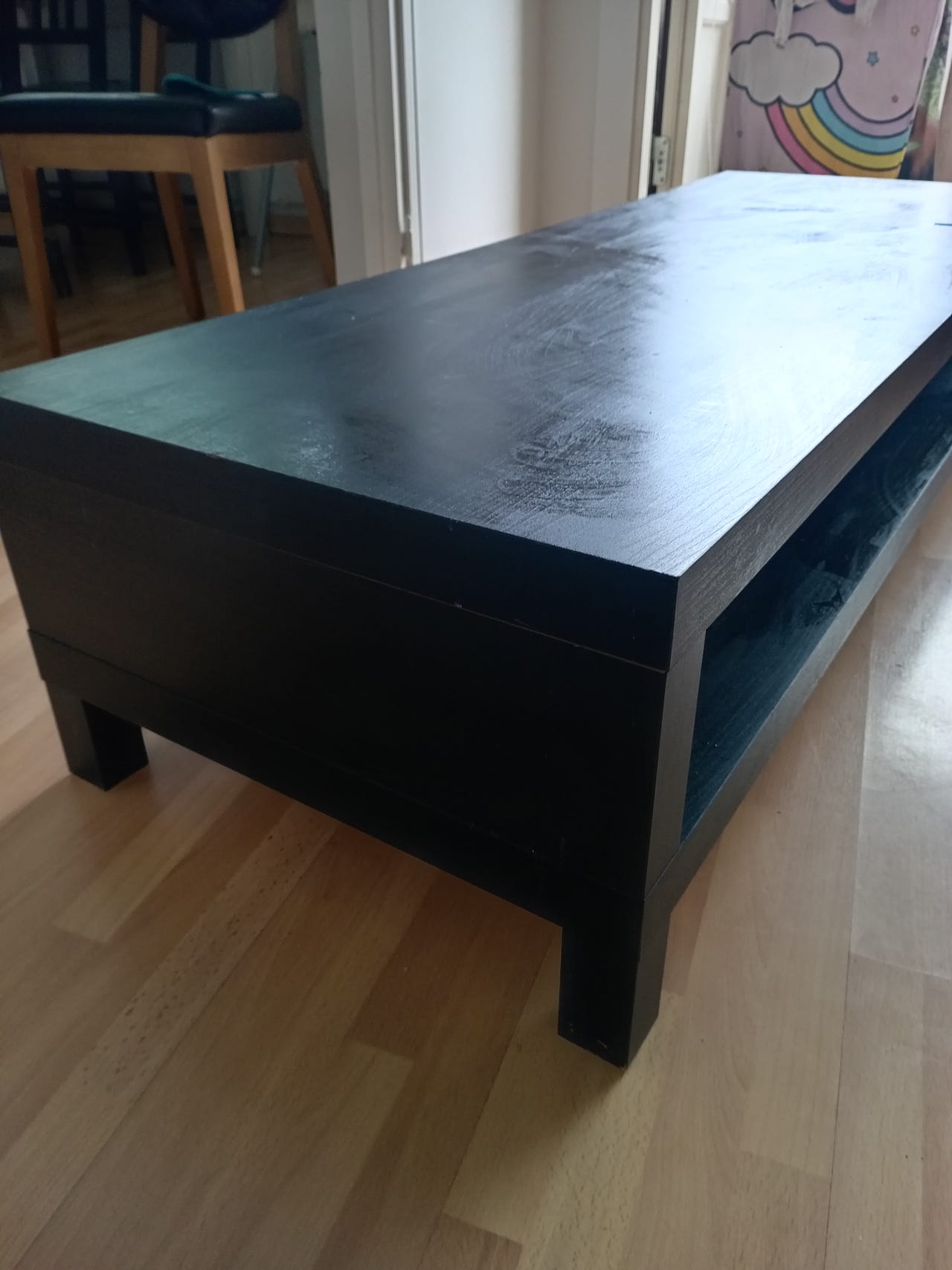 Annetaan Ikea musta tv taso
