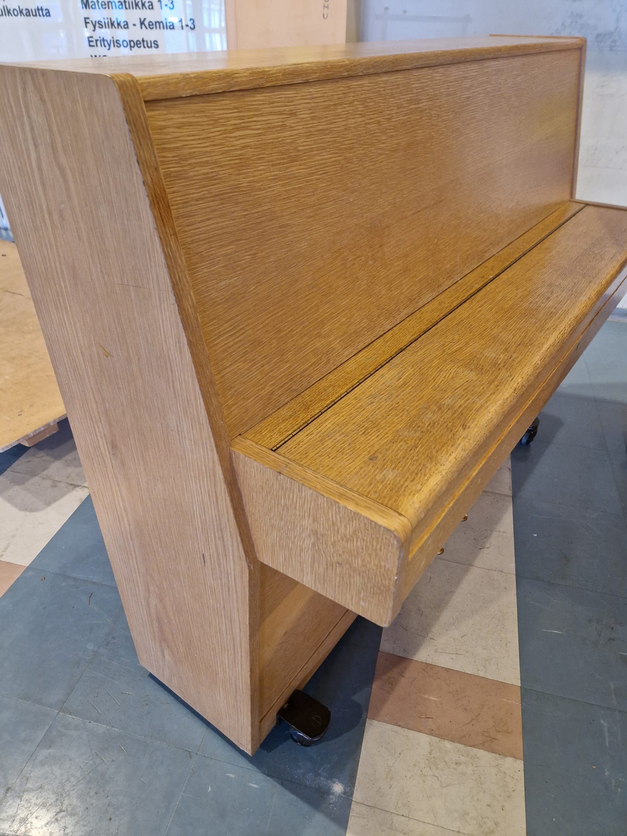 2 kpl pianoja