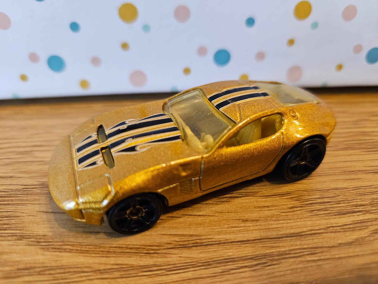 Hot Wheels Ford Shelby GR-1 Concept pienoismalli kultainen