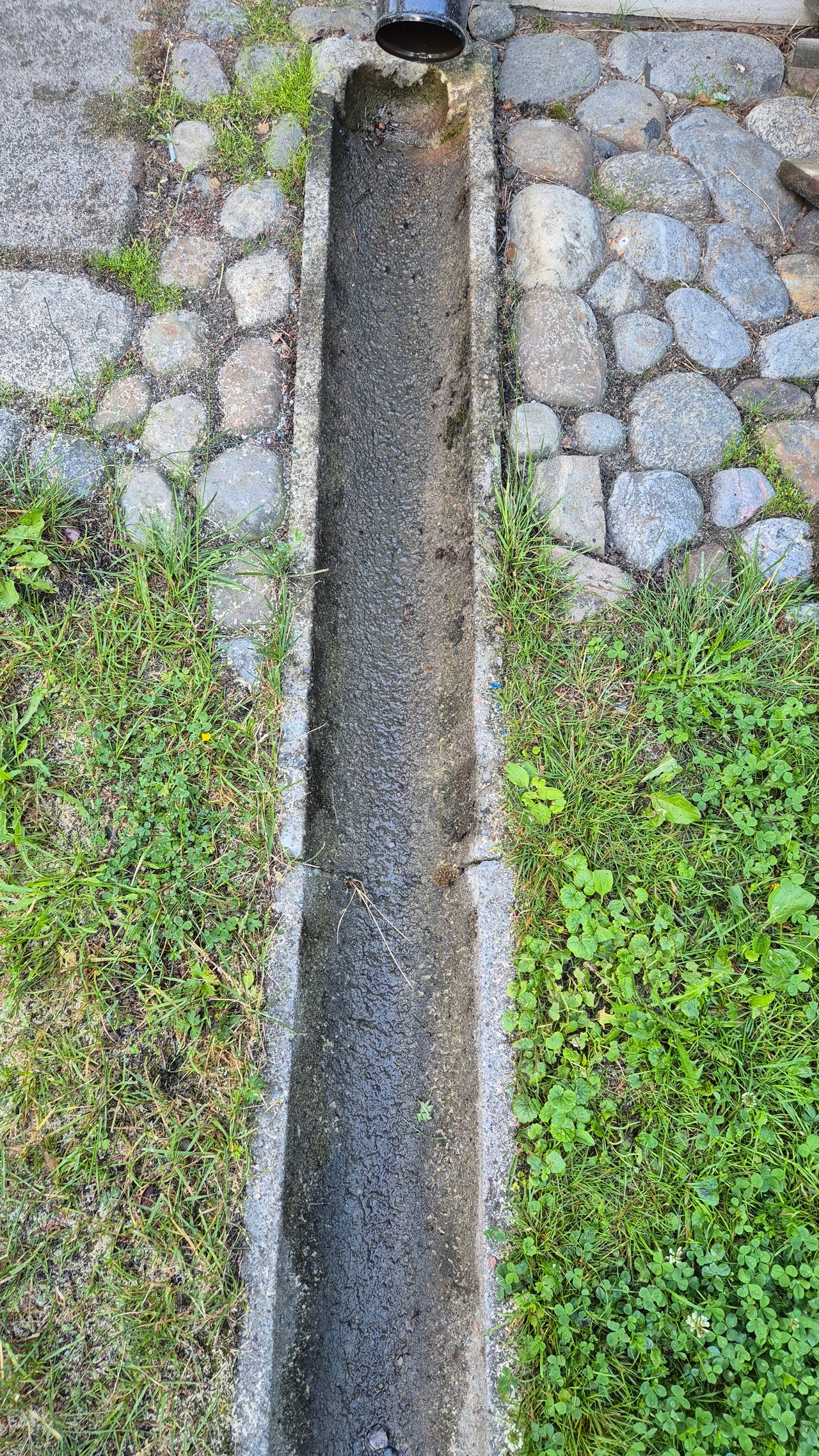 Betoniset vesikourut