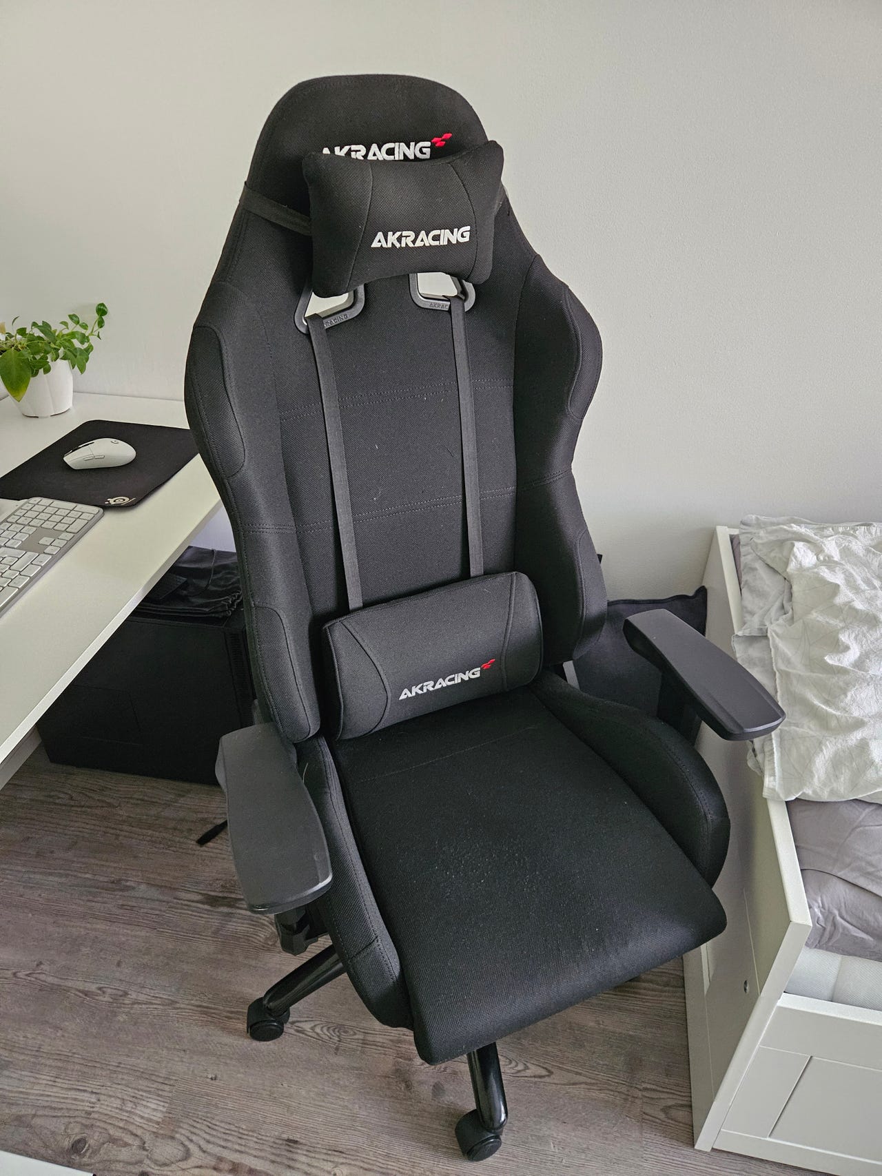 AK Racing pelituoli