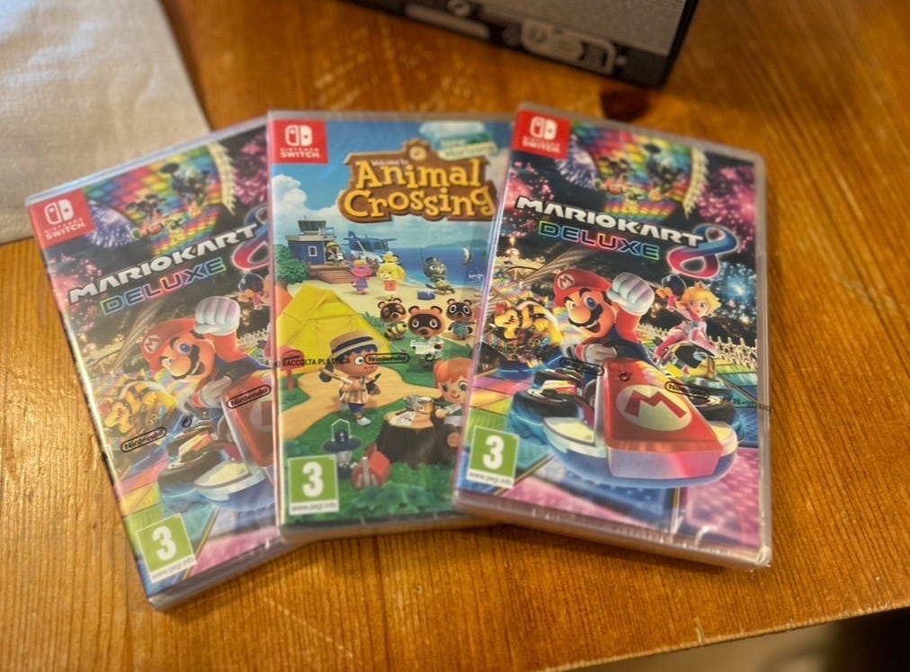 Nintendo Switch Mariokart 2 kpl ja animal crossing (1 kpl - 35e)
