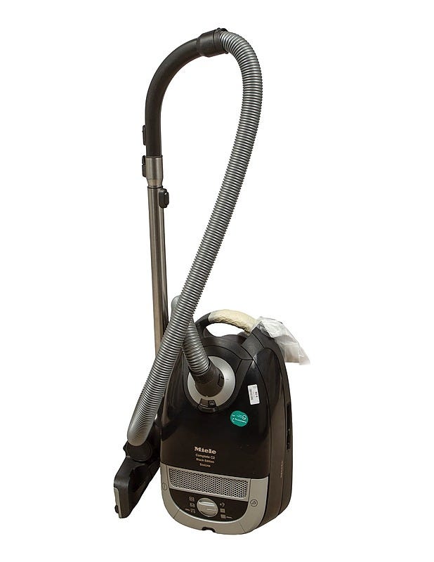 MIELE COMPLETE C2 Black Edition Ecoline -pölynimuri