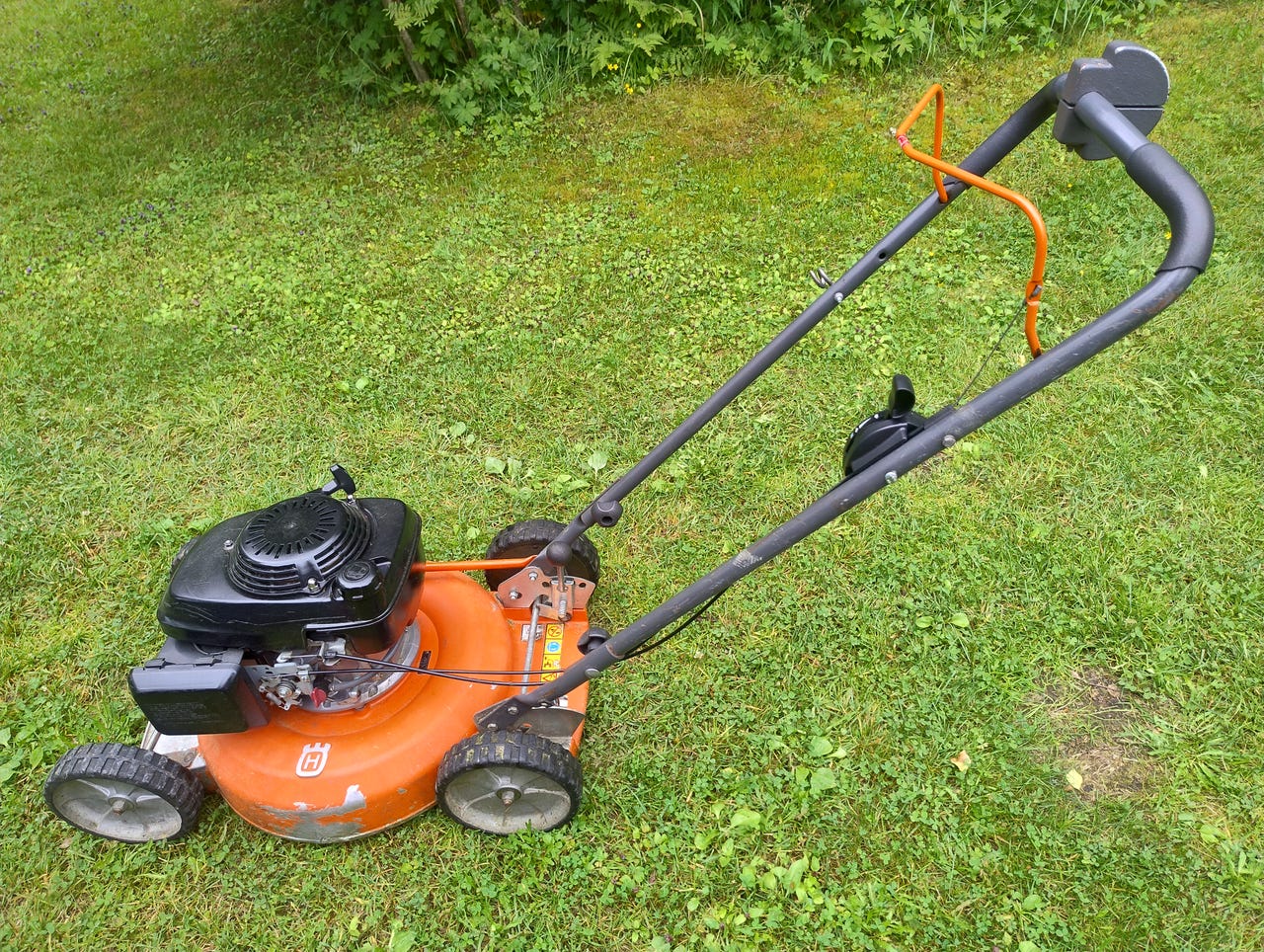 Husqvarna ruohonleikkuri Honda 160 cm³ moottorilla