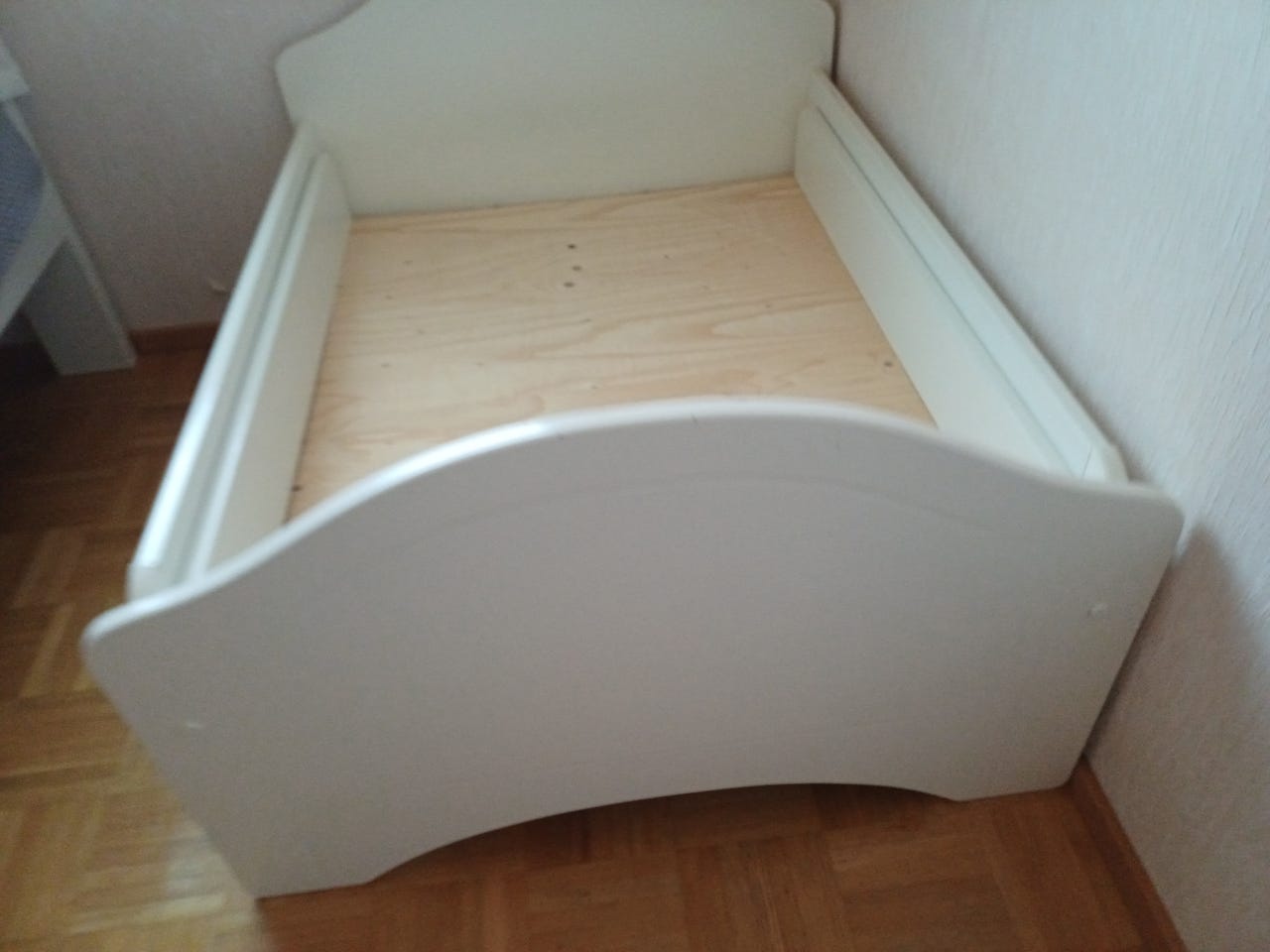 IKEA juniorisänky valkoinen