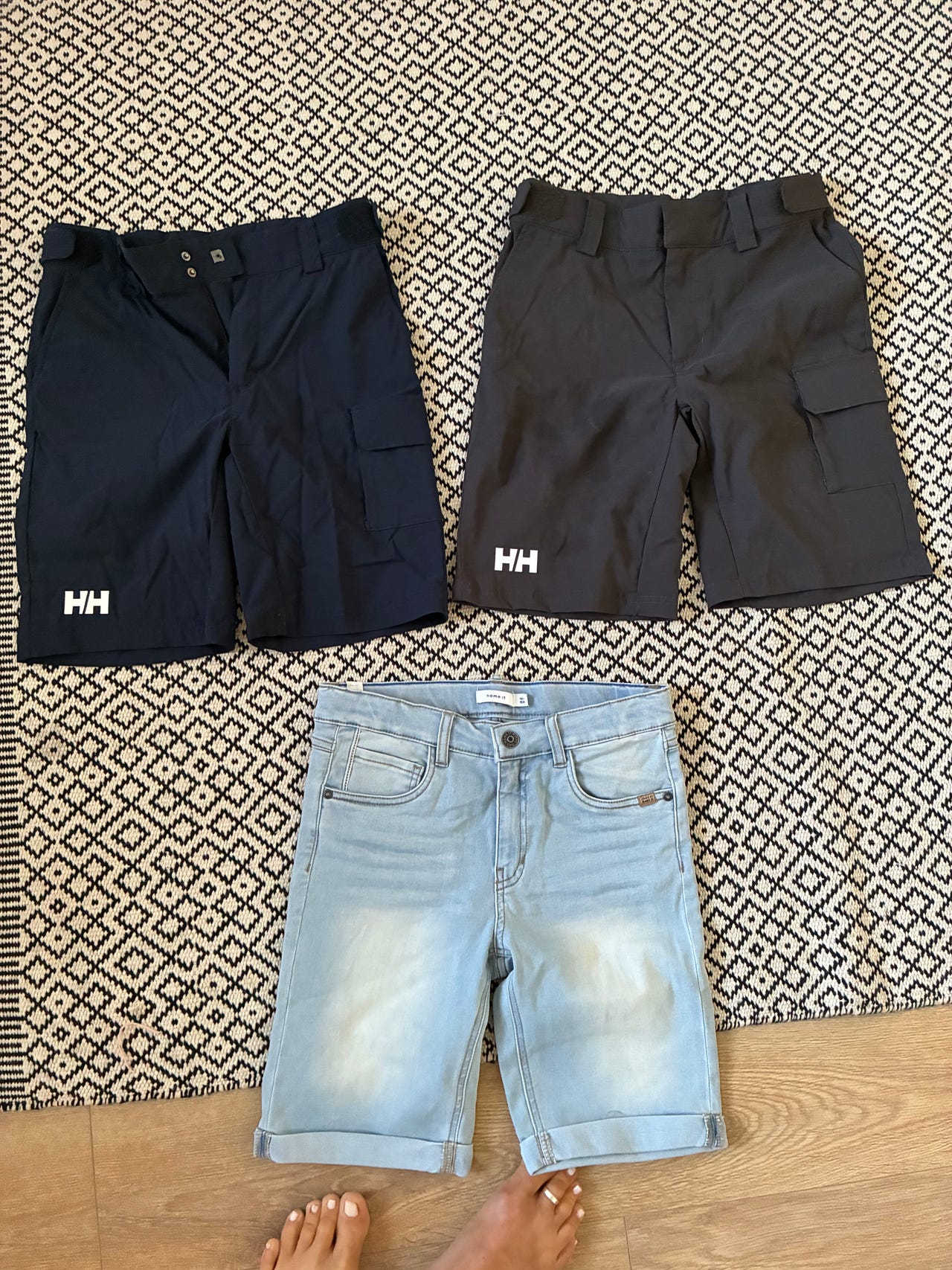 3x poikien shortsit koko 152- 158 (Helly Hansen ja Name it)