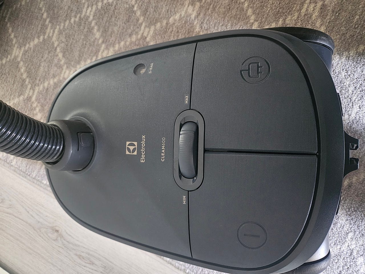 Electrolux pölynimuri clean 600