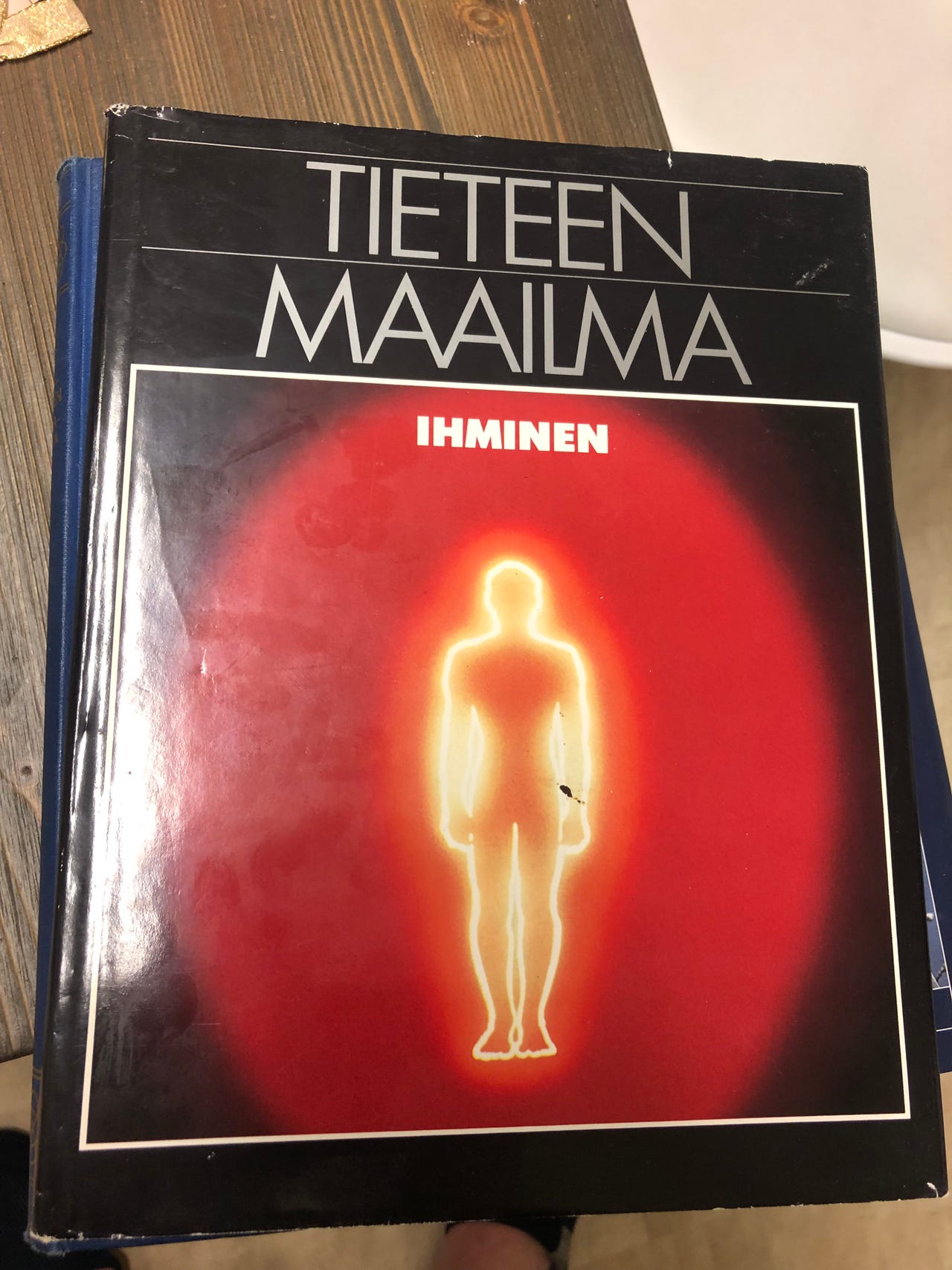 Tieteen maailma - Ihminen -kirja