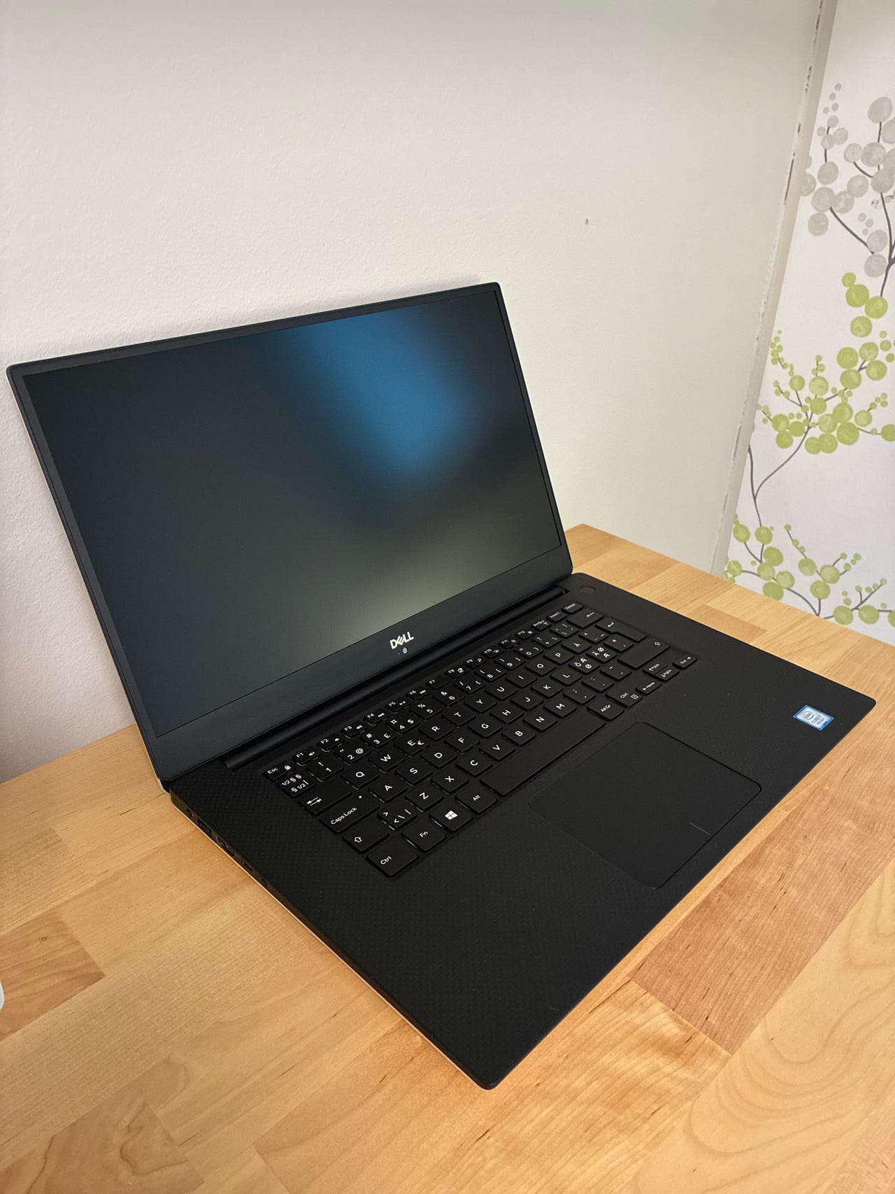 Dell XPS 15, 16GB RAM, 512GB SSD, näytönohjain