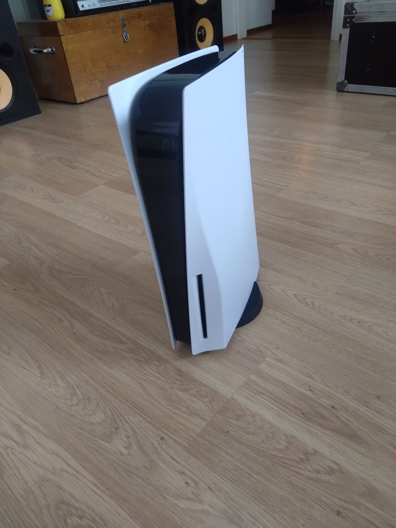 Playstation 5 levyasemalla