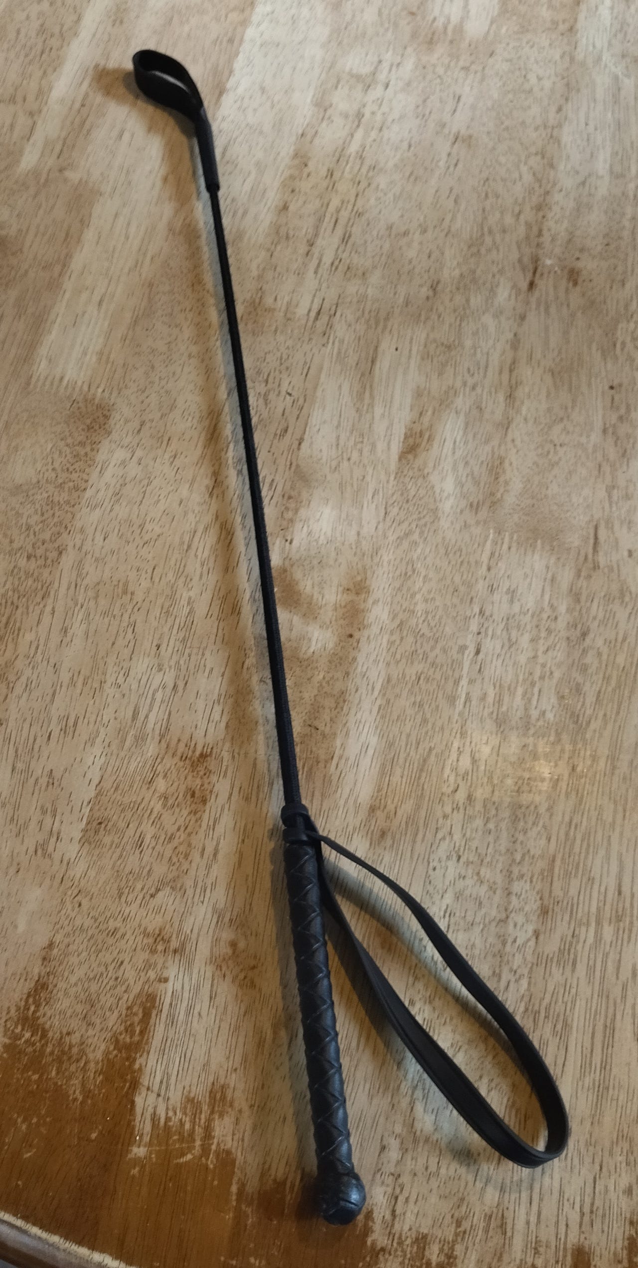 66 cm pitkä raippa