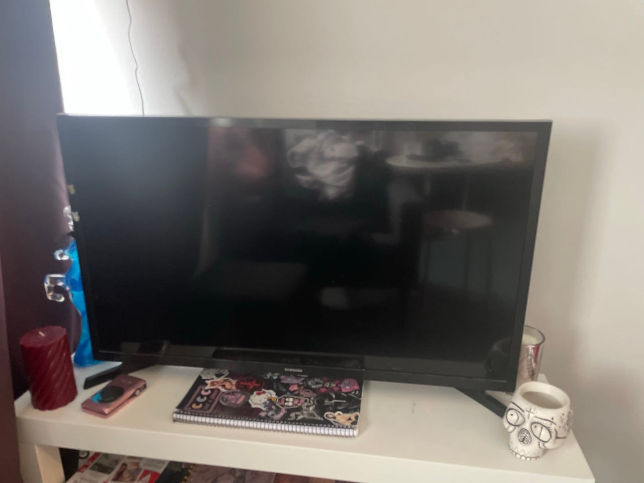 Samsung taulutelevisio musta