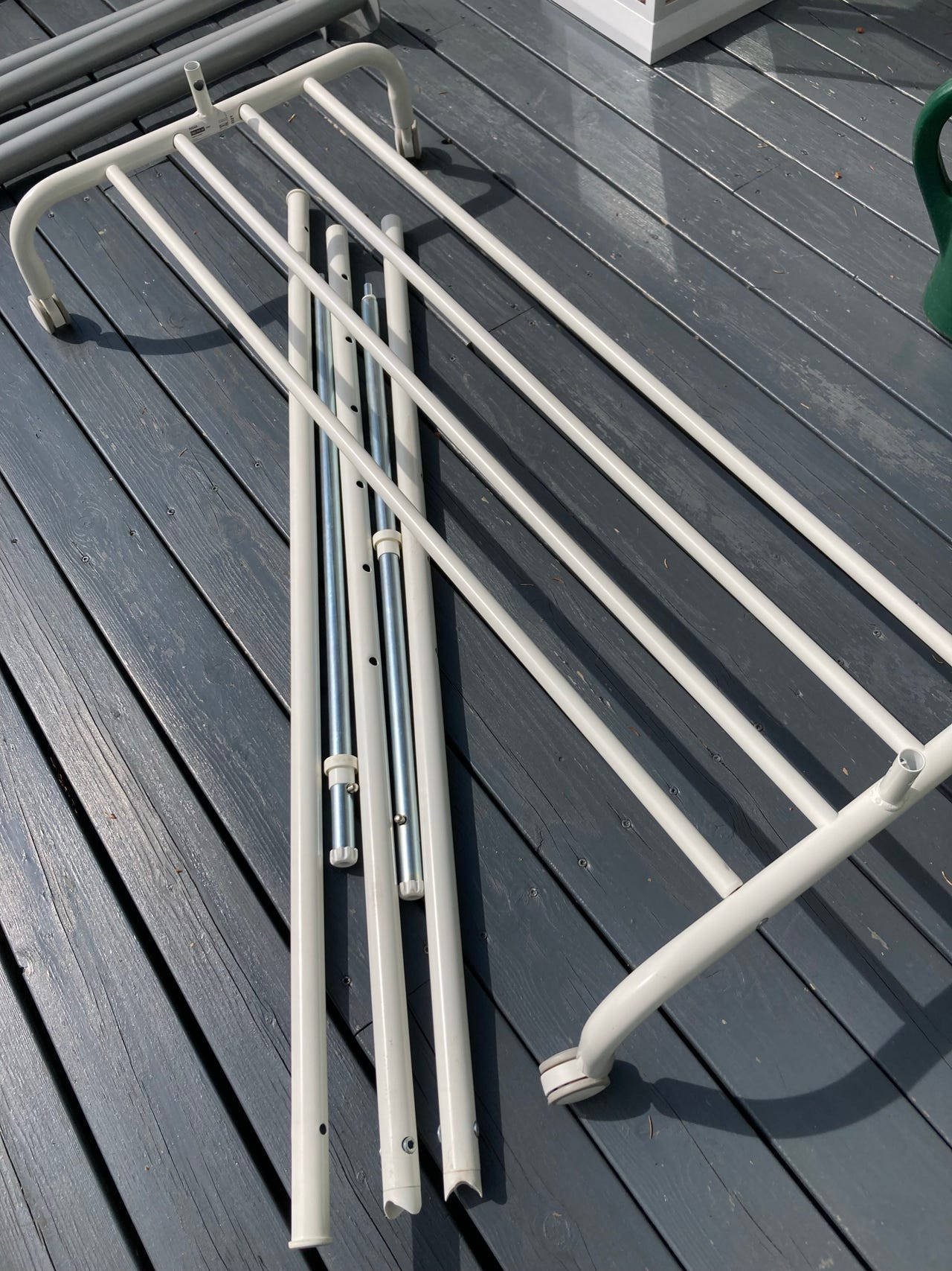 IKEA Rigga valkoinen vaaterekki