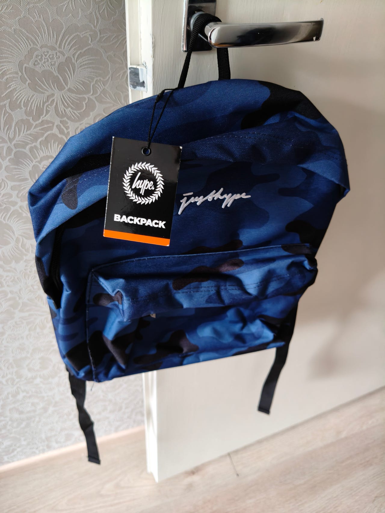 Hype Backpack- koulureppu. Uusi!