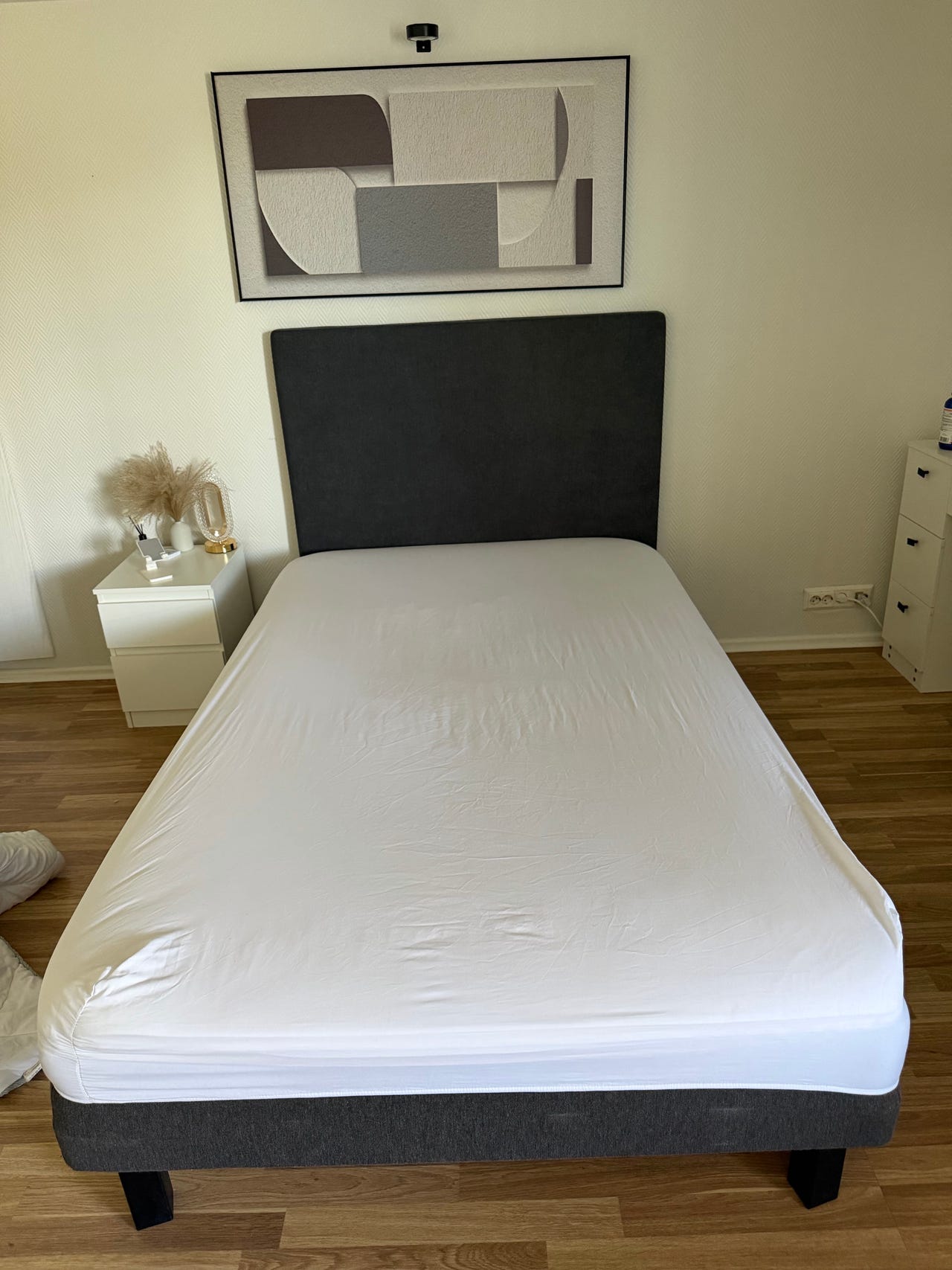 120×200 Masku-sängynrunko + patja + patjanpäällinen – Erinomaises