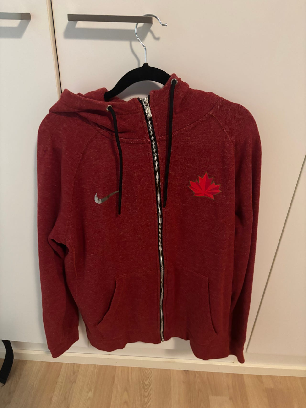 Nike Canada huppari