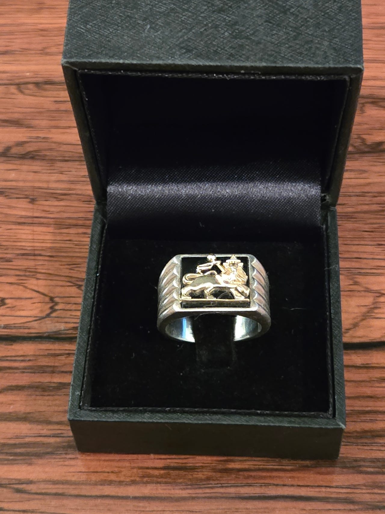 Vain 500€: Bob Marley Lion of Judah Ring, Sterling Silver, Gold and Black Onyx