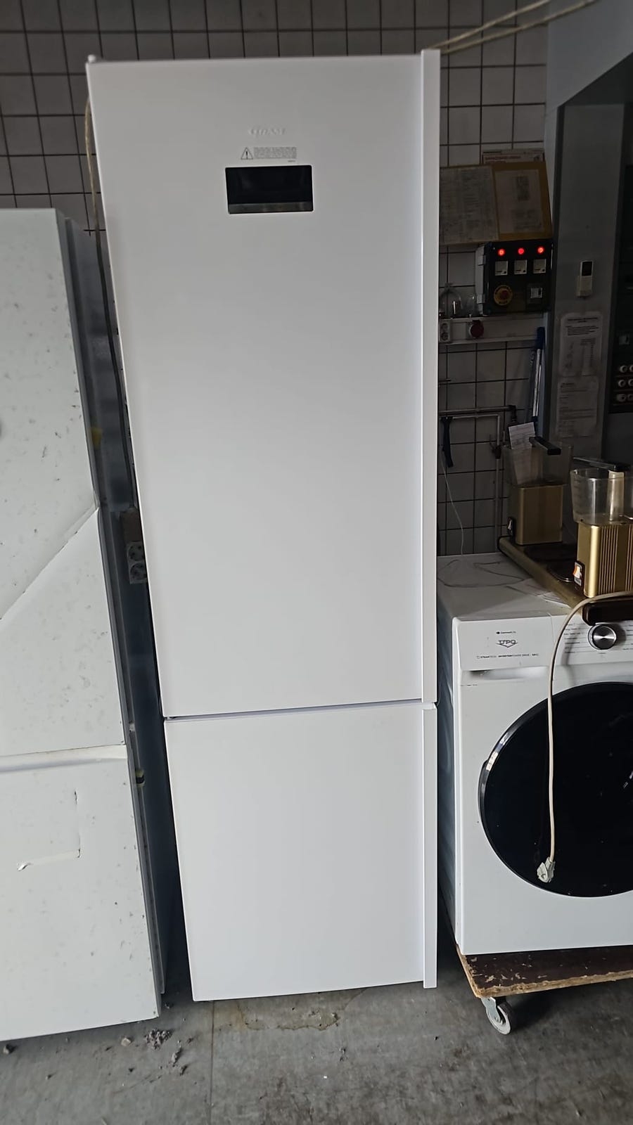 Gram KF 482064 FN/1 jääkaappipakastin valkoinen, huom! korkeampi