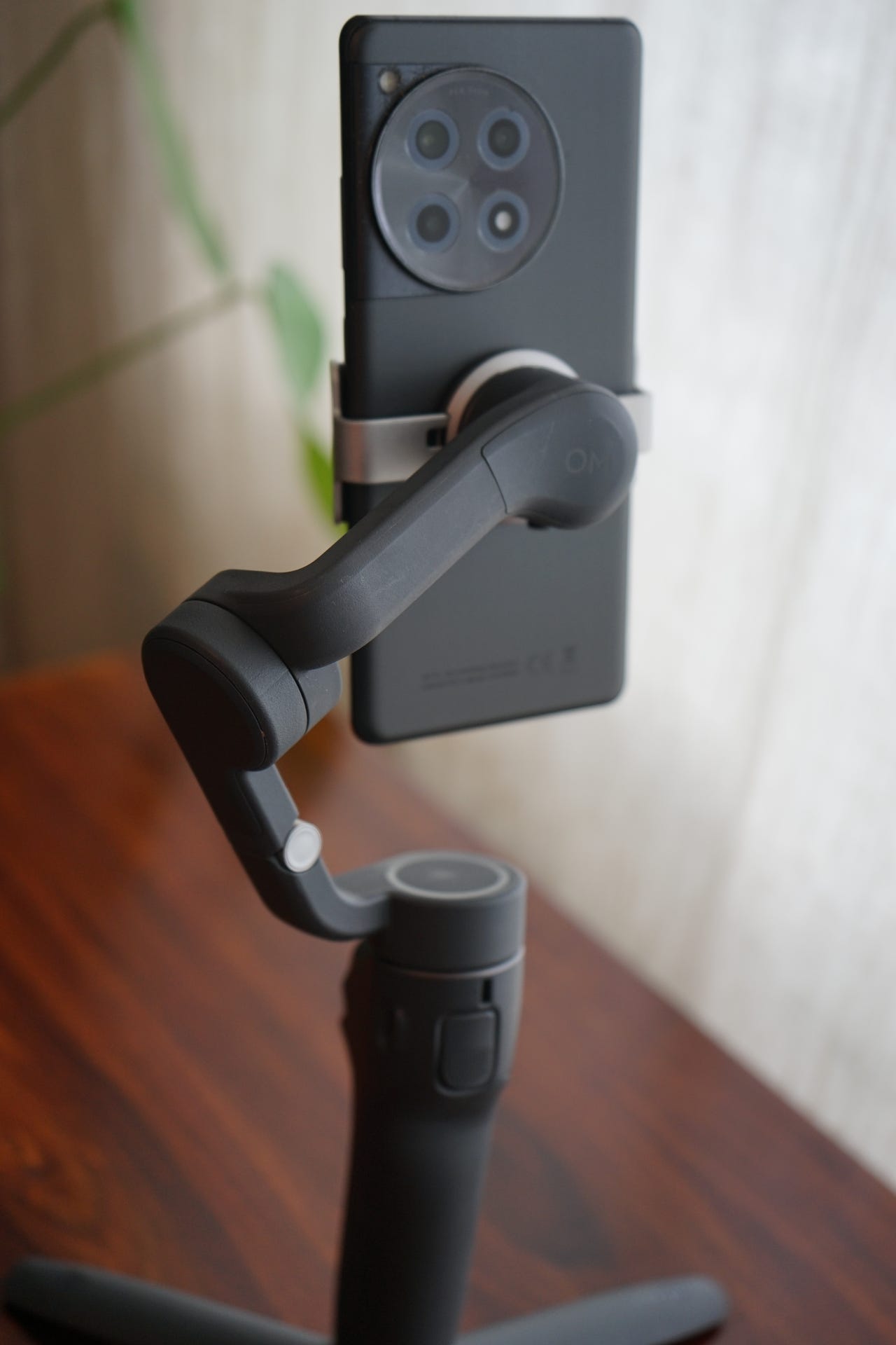 DJI Osmo Mobile 6 puhelin gimbaali/vakain