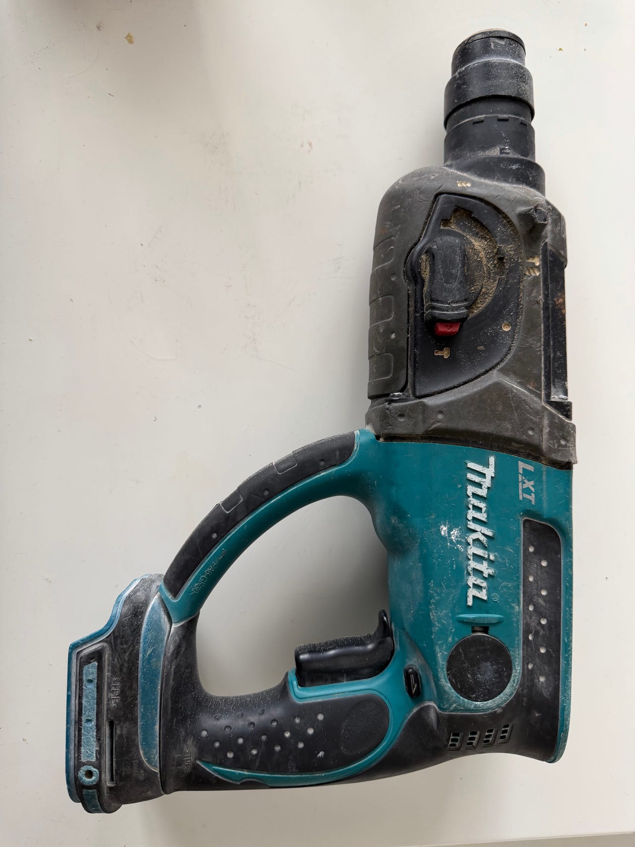 Makita poravasara SDS+ akkurunkokone