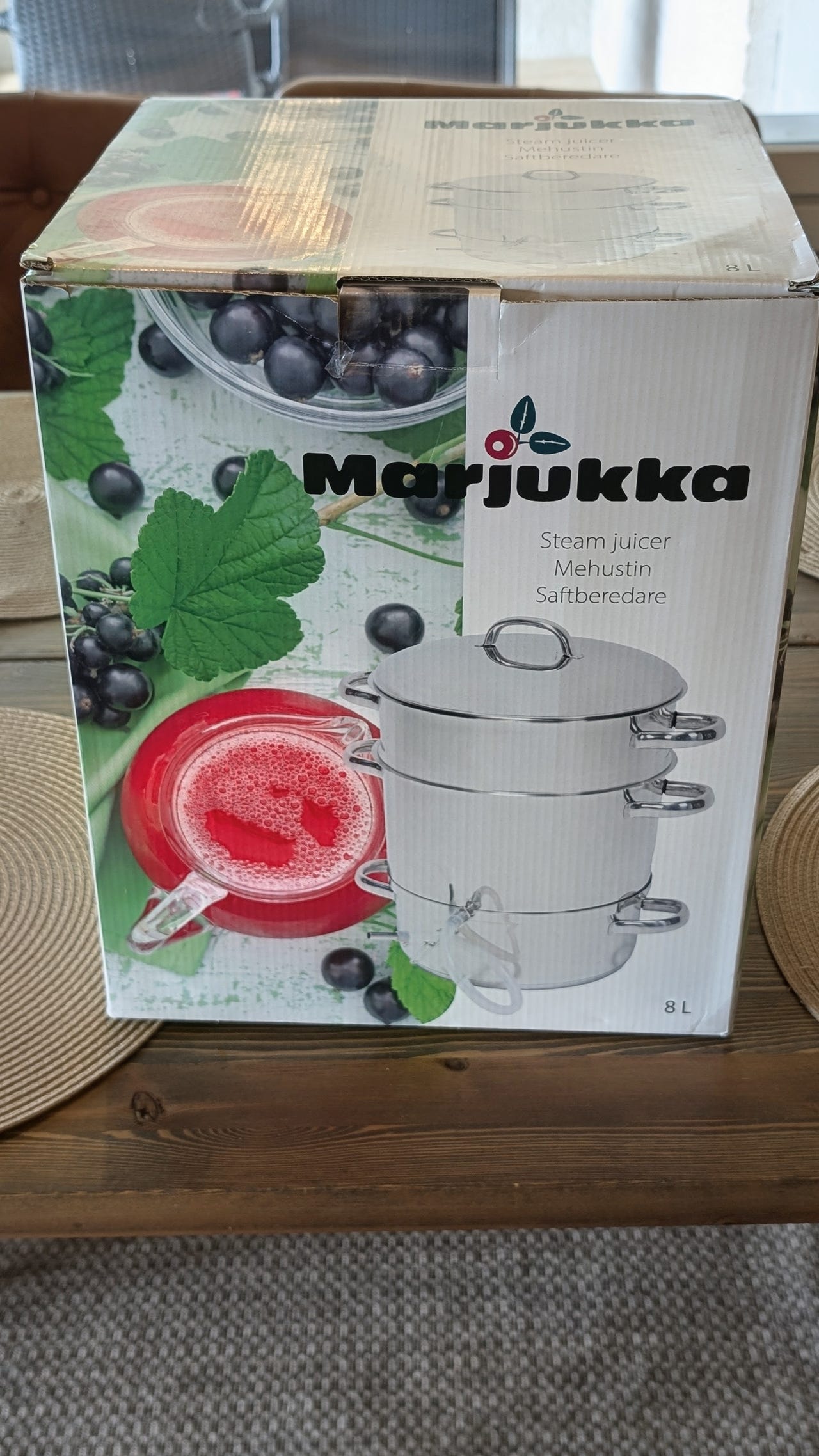 Marjukka mehustin 8 L