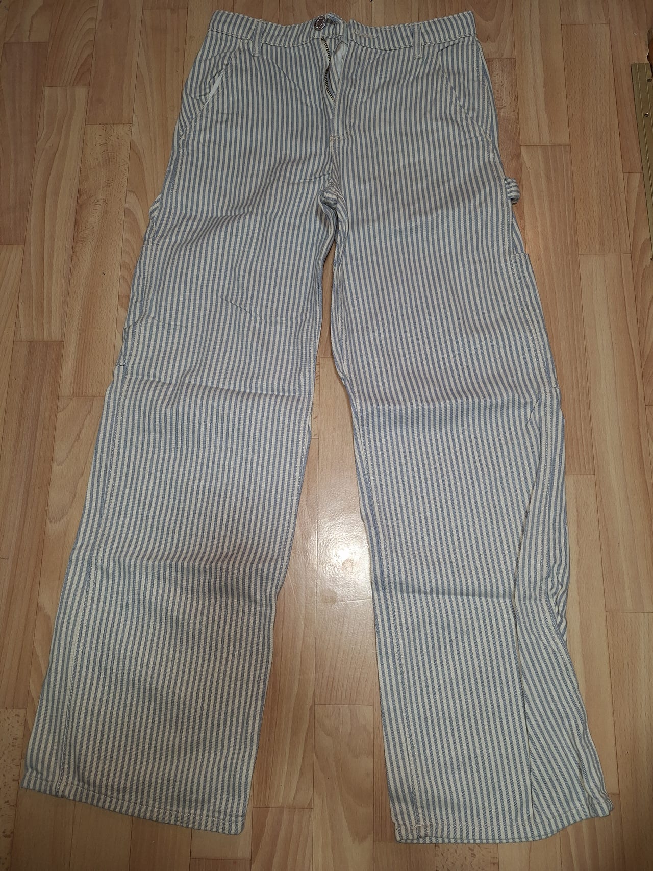 H&M raidalliset housut