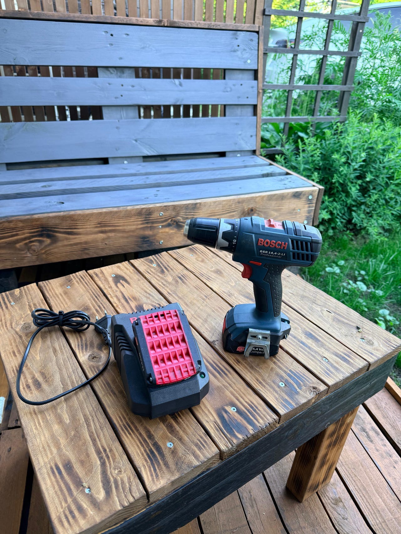 Bosch akkuporakone AL 1820 CV laturi