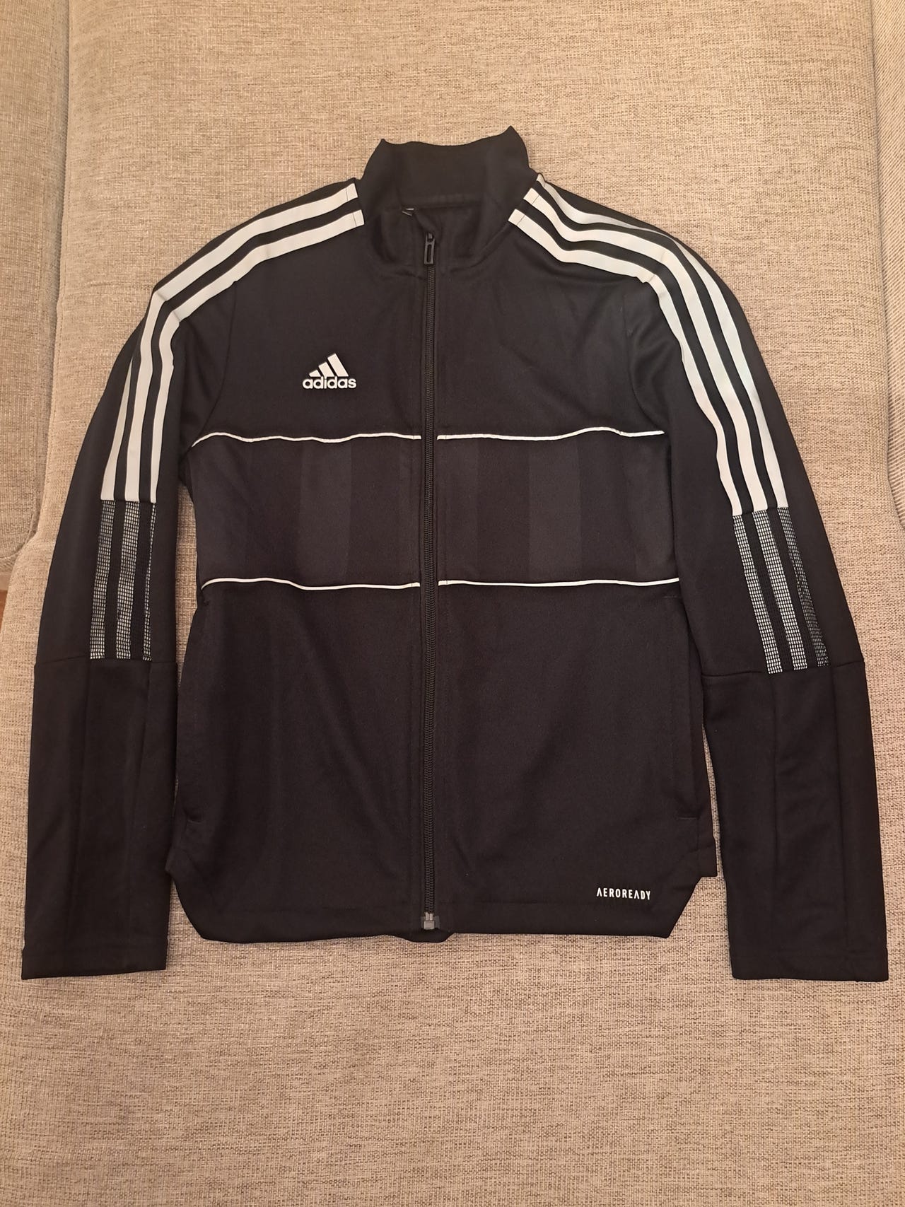 Lasten Adidas verkkatakki, 152 cm